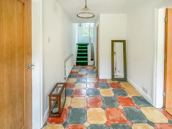 4 bed Detached for sale Image 9