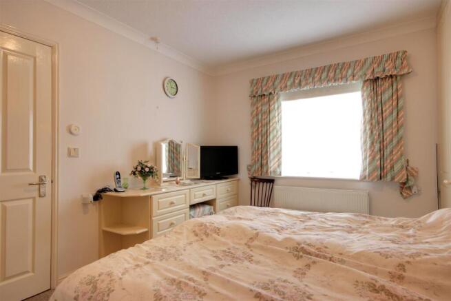 2 bed Apartment for sale Image 11