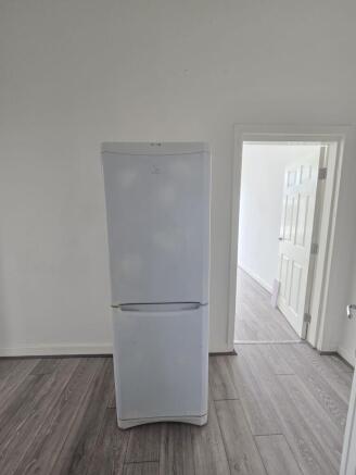 2 bed Flat to rent Image 9