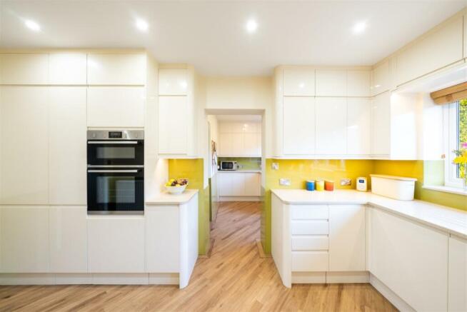 Fitted Kitchen