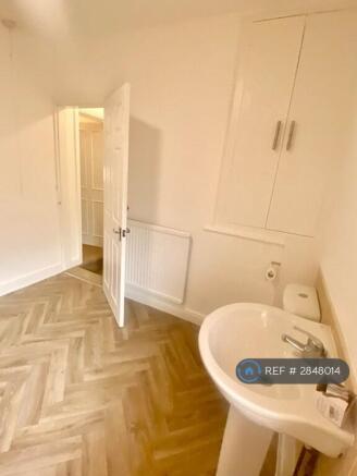 2 bed Terraced to rent Image 12