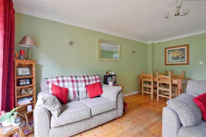 Lounge/ Dining Room