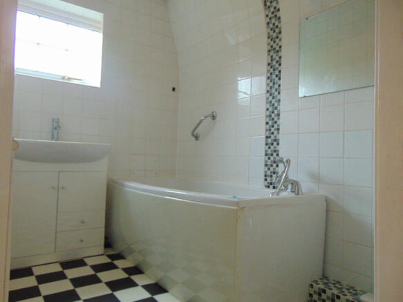 First floor bathroom 