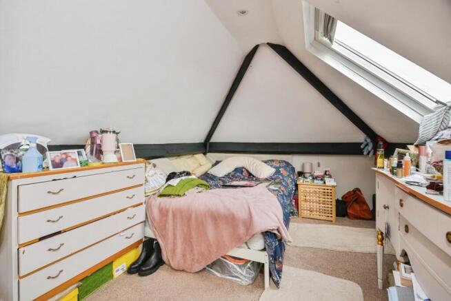 4 bed Semi-Detached for sale Image 11