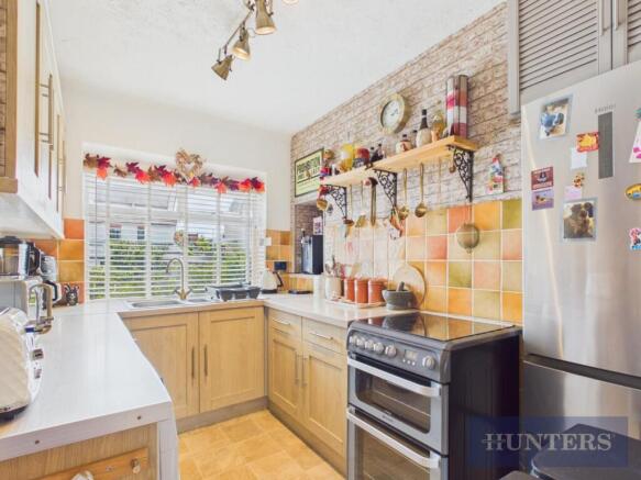 2 bed Flat for sale Image 5
