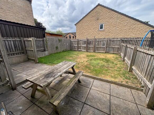 3 bed Semi-Detached to rent Image 10
