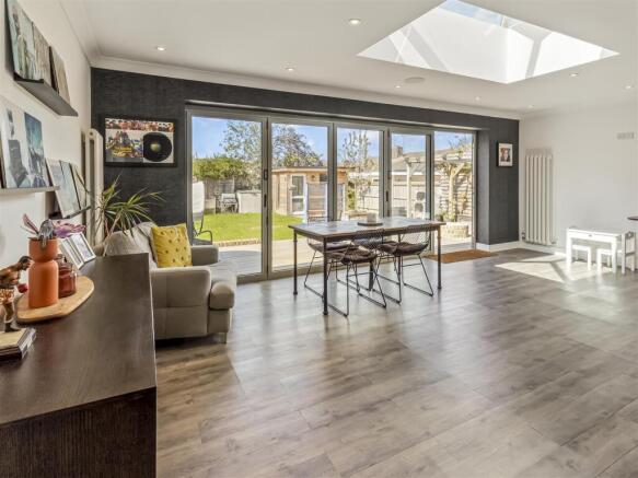 12 Poling Close-006.JPG