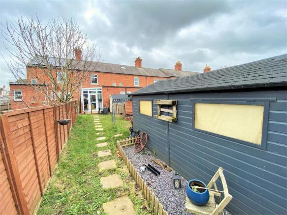 Generous Garden 048