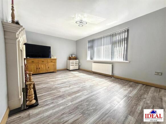 4 bed Detached Bungalow for sale Image 11