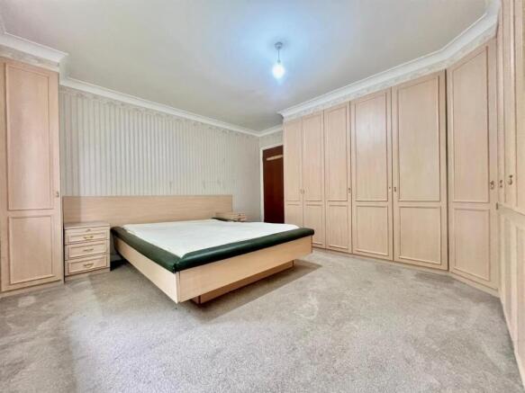 Master bedoom