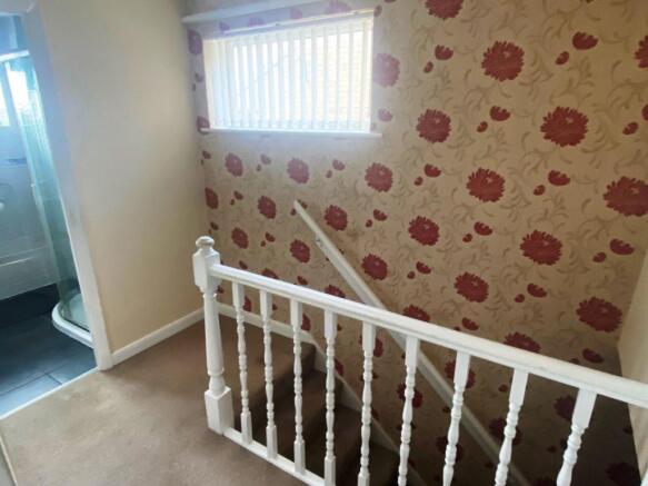 FIRST FLOOR LANDING