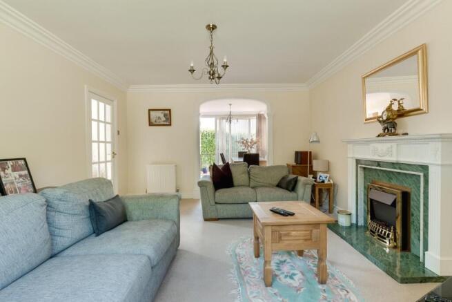 3 bed Town House for sale Image 5