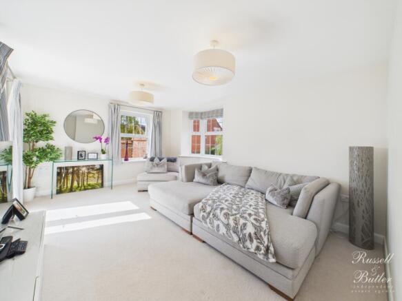 CAM02127G0-PR0333-STILL001