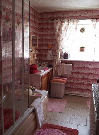 ground floor bathroo