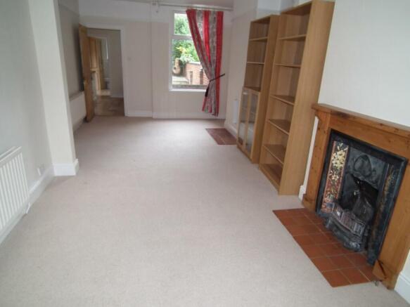 Lounge/dining room