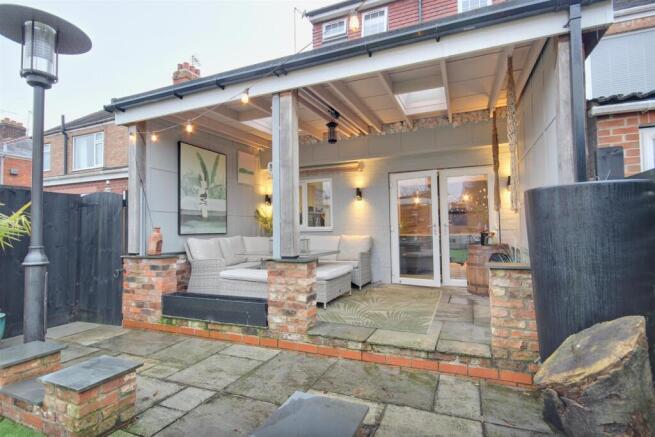 4 bed Semi-Detached for sale Image 11