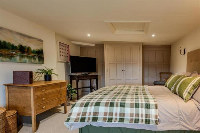 Bed 4.jpg
