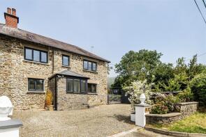 Gwynfor, Llaingarreglwyd, Llanarth SA47 0QA