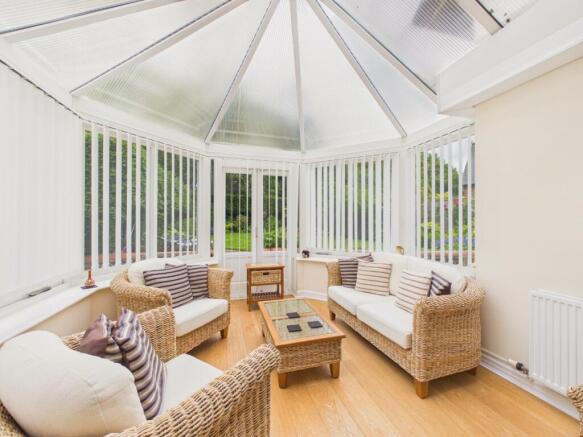 4 bed Detached for sale Image 11
