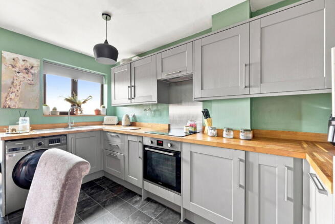 2 bed Semi-Detached for sale Image 6