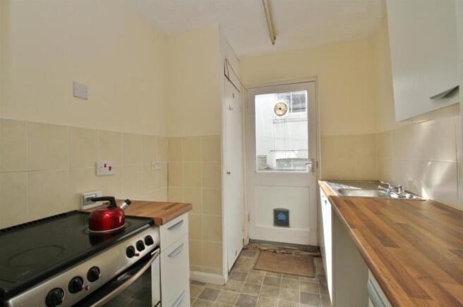 Kitchen (2).jpg