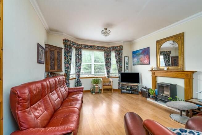 3 Whitlaw Gardens-04.jpg