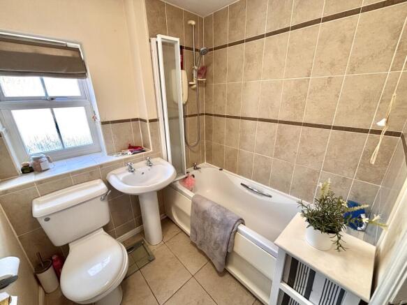 3 bed Town House to rent Image 12