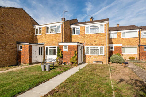 Pinewood Park, Farnborough, Hampshire, GU14