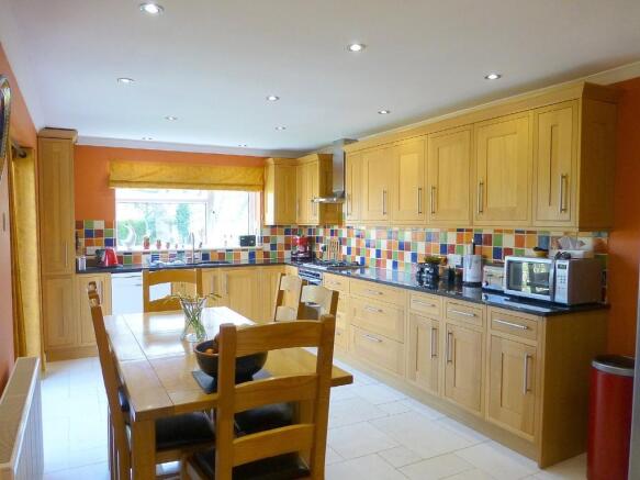 KITCHEN/DINER