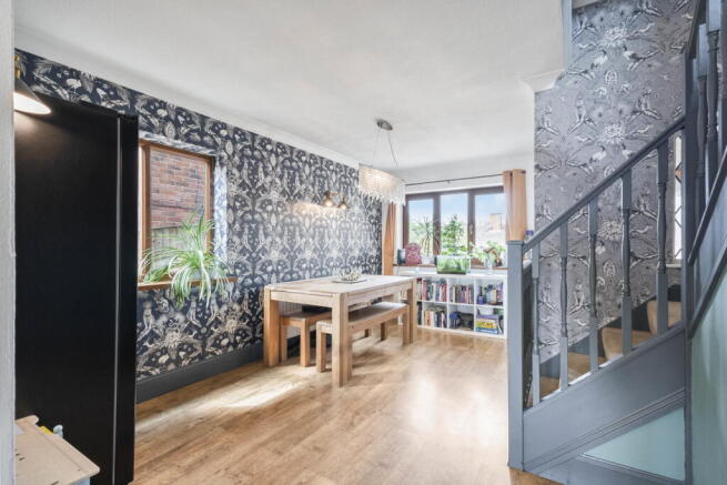 4 bed Detached for sale Image 9