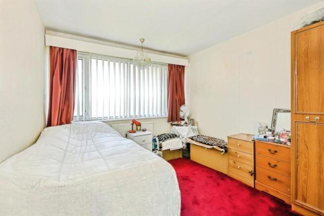 4 bed Detached for sale Image 9
