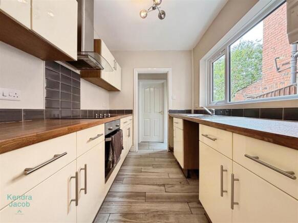 3 bed Terraced for sale Image 7