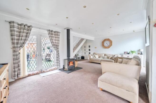 5 bed Detached for sale Image 5