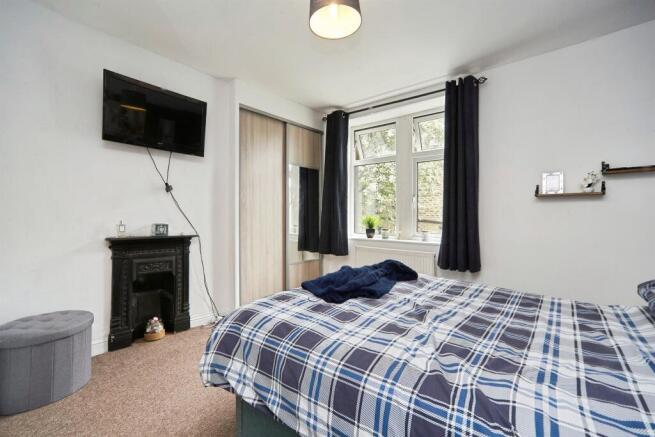 3 bed Terraced for sale Image 9