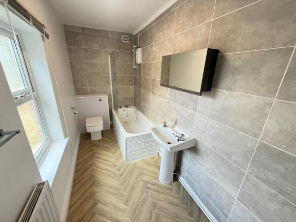 3 bed Terraced to rent Image 12