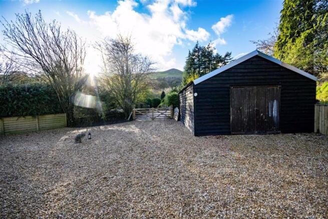 Double Garage/ Workshop