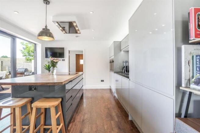 Kitchen 3.jpg
