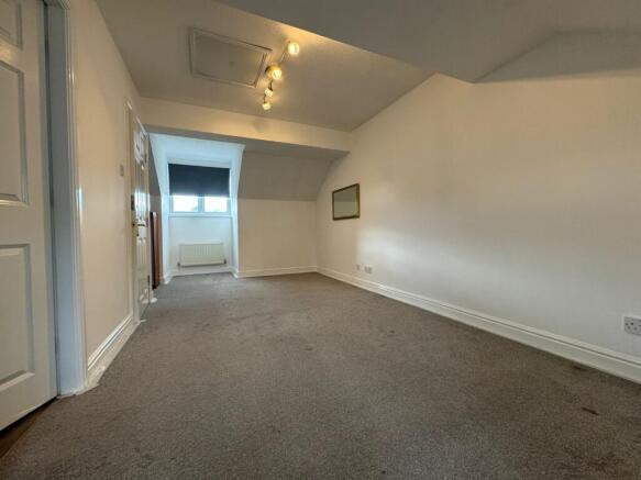 4 bed Terraced to rent Image 9