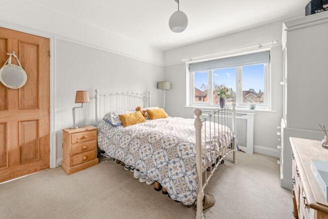 4 bed House for sale Image 8