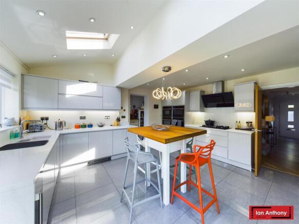 KITCHEN / DINER