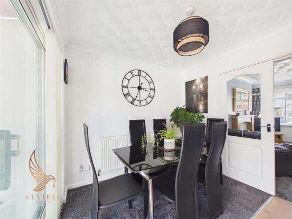 3 bed Semi-Detached for sale Image 6