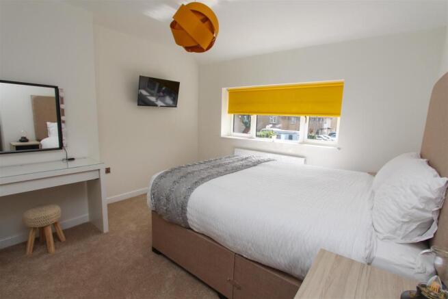 Bedroom 1.jpg