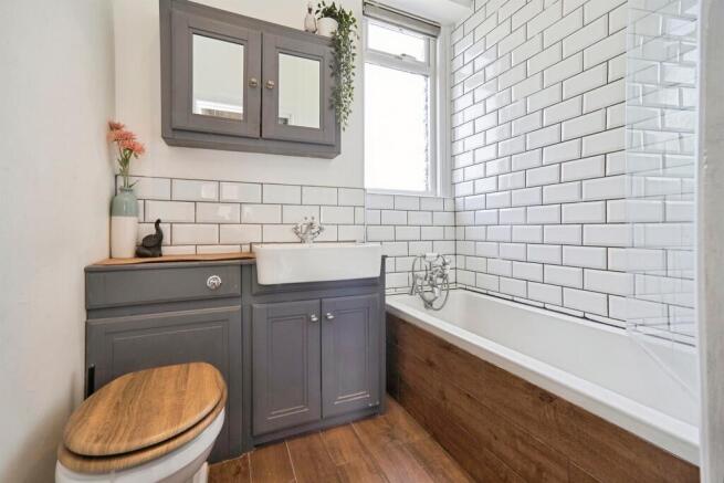 4 bed Terraced for sale Image 3