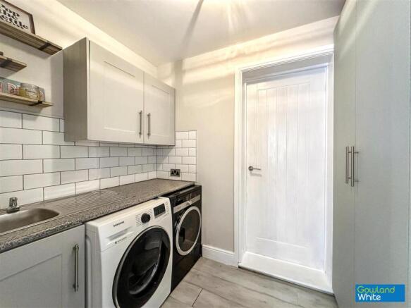 4 bed Detached for sale Image 10