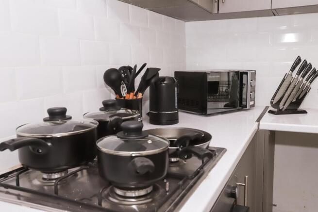 4 bed Terraced to rent Image 7