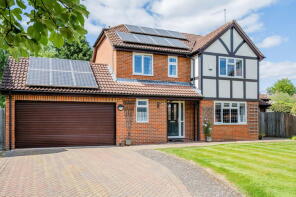 18, Lincolns Mead, Lingfield RH7 6TA
