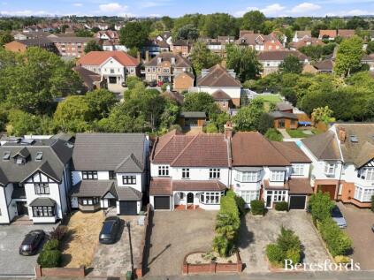 Courtenay Gardens, Upminster, RM14