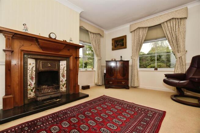 4 bed Detached for sale Image 10