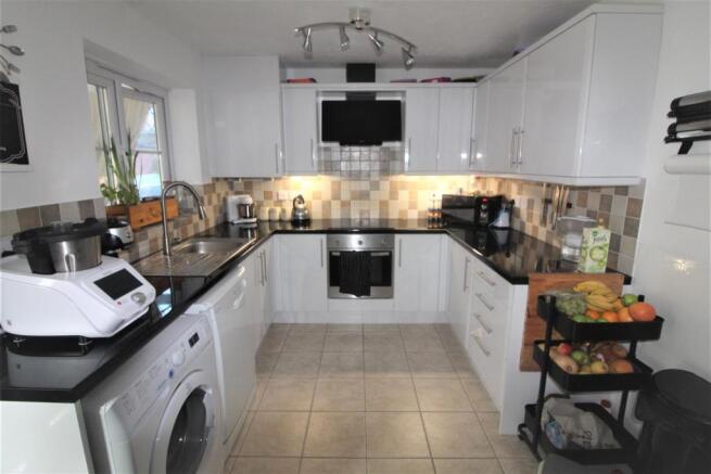 KITCHEN/ DINING ROOM