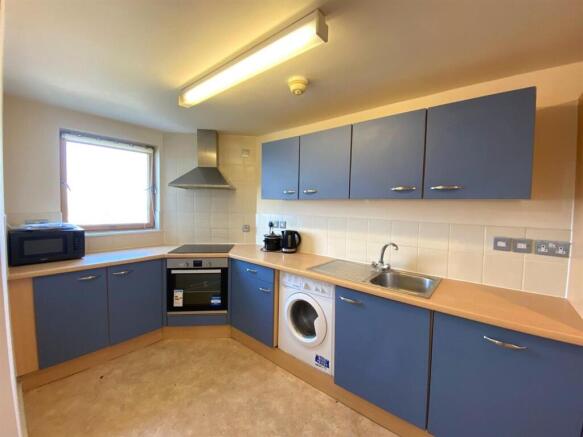 Kitchen (2).jpeg